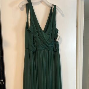 David’ Bridal Made  by Celebrate. Elegant  Juniper Green Sleeveless Dress.NWT